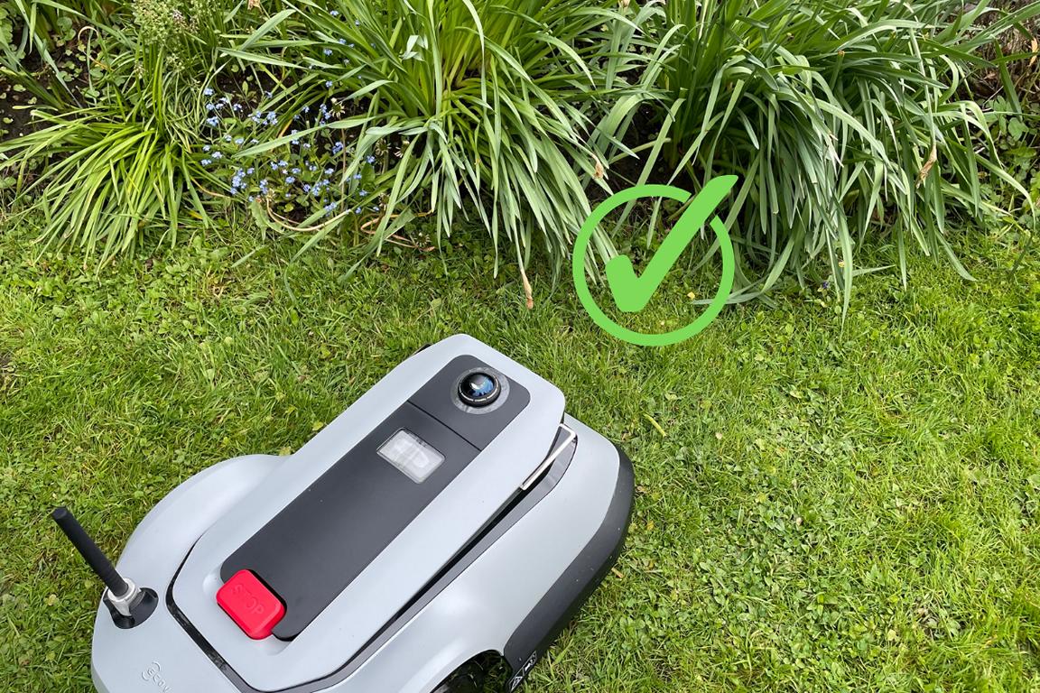 Der ECOVACS Goat G1-800 Mähroboter hat im Test Blätter beim Randschnitt als Hindernisse erkannt.